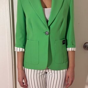 Elegant & Timeless Green Blazer Outfit